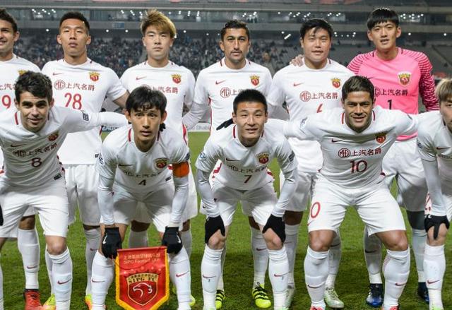 国米也可能会引进一名右边后卫，让达米安踢中后卫的位置。
